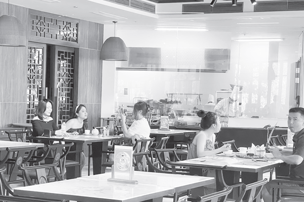 100% phòng đặt trong tháng 6 ở Bình Định bị huỷ - Anh 1