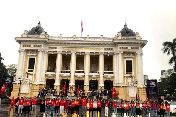 Ngành Du lịch tham gia xã hội hóa chương trình vắcxin - Anh 1