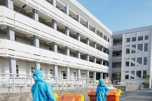 Những công nhân “bọc hậu” thầm lặng - Anh 1