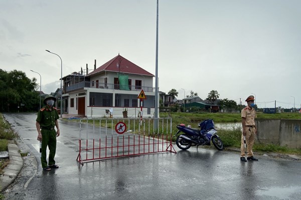 Hà Tĩnh phát hiện 2 ca bệnh dương tính với SARS - CoV-2 - Anh 2