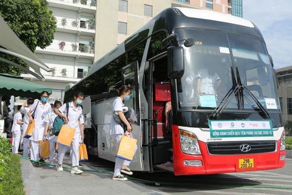 Chính phủ phê duyệt phụ cấp cho HSSV các trường Y, dược, người tình nguyện tham gia phòng, chống dịch Covid-19 - Anh 2