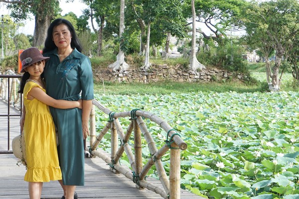 “Hồi sinh” sen trắng cho cảnh quan Huế - Anh 1