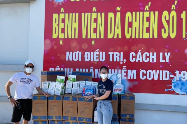 Nghệ sĩ sân khấu: Lạc quan vượt khó và san sẻ yêu thương - Anh 2