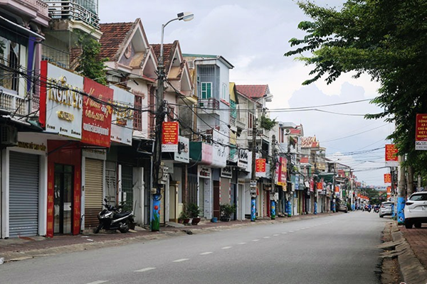 Thành phố Hà Tĩnh sau 1 ngày thực hiện giãn cách xã hội - Anh 3