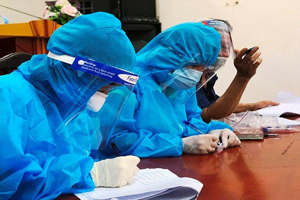 Thành phố Hà Tĩnh sau 1 ngày thực hiện giãn cách xã hội - Anh 5
