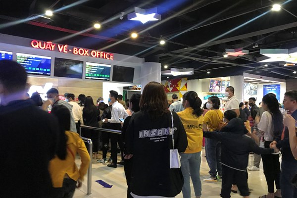 Sợ rằng khán giả thích “mang rạp về nhà” - Anh 1