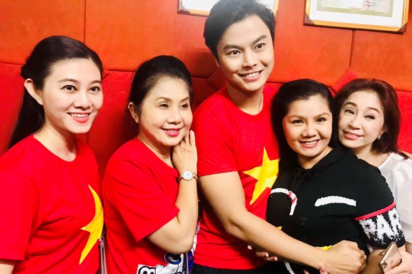 Nghệ sĩ sân khấu​​​​​​​: Trong dịch bệnh vẫn đong đầy cảm xúc - Anh 1