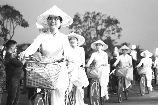 Chính quyền, doanh nghiệp cùng kiên trì giữ “mục tiêu kép” - Anh 1