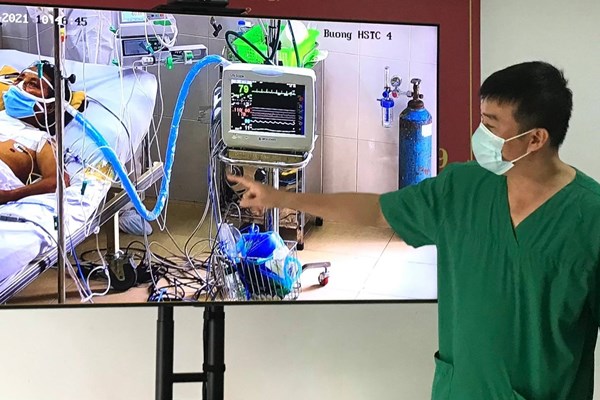 Vì sao không áp dụng điều trị bệnh nhân Covid-19 nhẹ tại nhà? - Anh 1