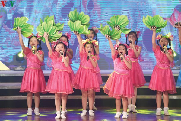 Sáng tác dành cho thiếu nhi: Nối dài thêm những “Cánh én tuổi thơ” - Anh 1