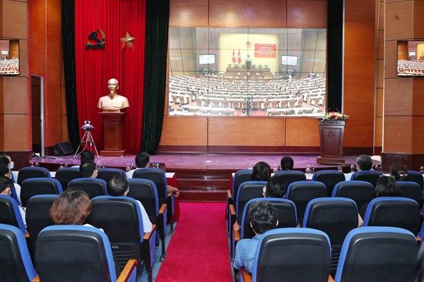 Tổng Bí thư Nguyễn Phú Trọng: Học tập và làm theo Bác là việc làm rất cần thiết, hết sức quan trọng, thường xuyên, không thể thiếu - Anh 9