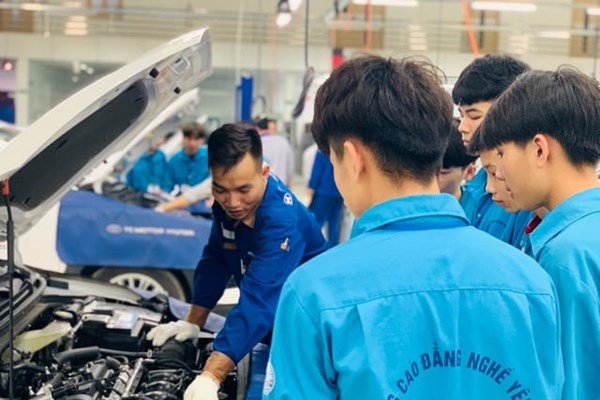 Các trường nghề không được tăng học phí trong năm học 2021- 2022 - Anh 1