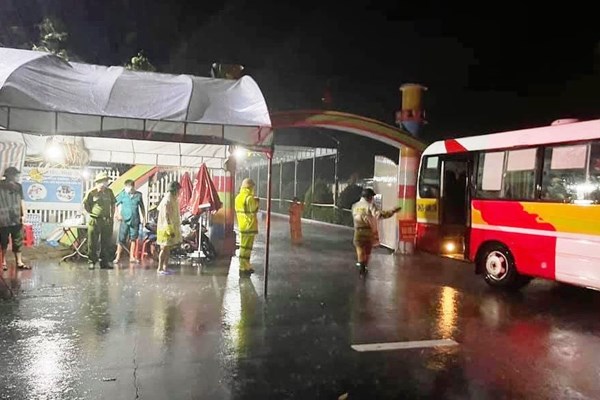Hà Tĩnh thêm 11 người dương tính SARS-CoV-2, phong toả nhiều địa phương - Anh 14