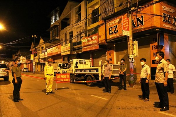 Hà Tĩnh thêm 11 người dương tính SARS-CoV-2, phong toả nhiều địa phương - Anh 4