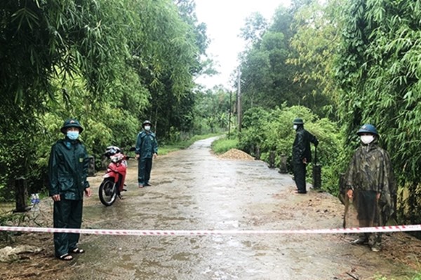 Hà Tĩnh thêm 11 người dương tính SARS-CoV-2, phong toả nhiều địa phương - Anh 6