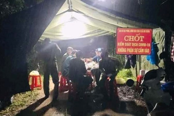 Hà Tĩnh thêm 11 người dương tính SARS-CoV-2, phong toả nhiều địa phương - Anh 11