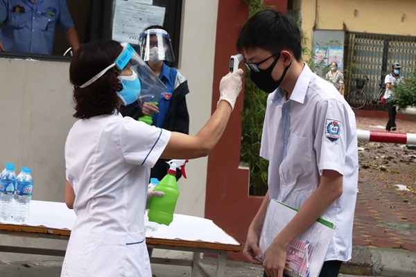 Nghiêm túc, đúng quy chế và an toàn phòng, chống dịch - Anh 1