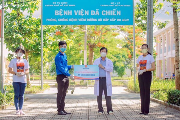 Hoa hậu Mai Phương Thúy cùng nhiều văn nghệ sĩ hỗ trợ cho y bác sĩ Bệnh viện Bệnh Nhiệt đới - Anh 5