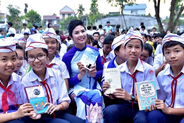 Nghệ sĩ và văn hóa đọc: Trải nghiệm tươi mới​​​​​​​ cho tâm hồn - Anh 1