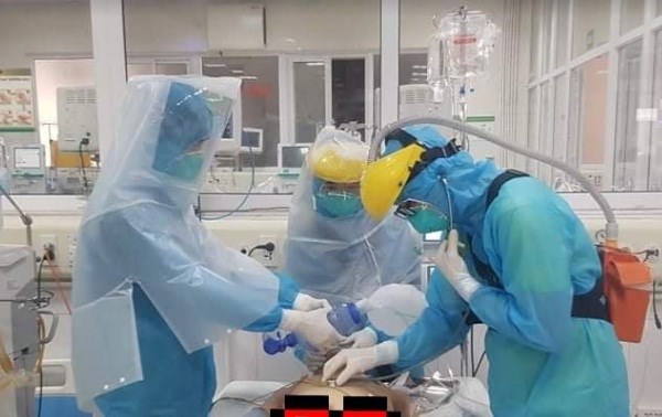 Tiết kiệm, sáng tạo trong phòng, chống dịch Covid-19: Bài 2: Những sản phẩm “made in Vietnam” giá thành rẻ, chất lượng cao - Anh 2