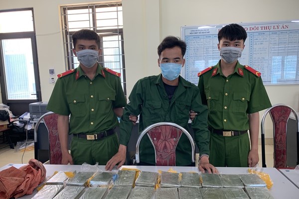 Sơn La: Liên tiếp bắt quả tang hai vụ lớn về ma túy trong một ngày - Anh 1