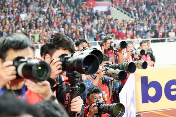 Nghề báo là nghiệp xả thân - Anh 3