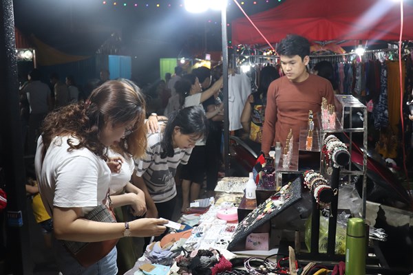 Rà soát lộ trình phát triển kinh tế ban đêm tại Đà Nẵng - Anh 2