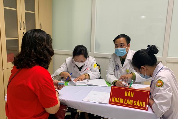 Đề nghị cấp phép khẩn cấp cho vắcxin do Việt Nam sản xuất - Anh 1