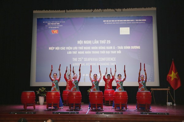Tác động của thời đại đối với lưu trữ nghe nhìn - Anh 4