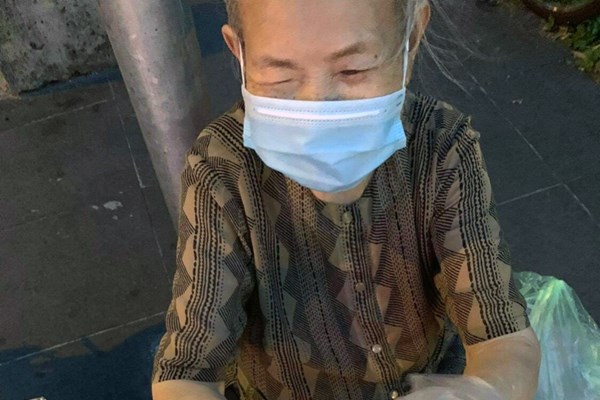 TP.HCM: Hỗ trợ 886 tỉ đồng cho các đối tượng gặp khó khăn do dịch Covid-19 - Anh 1