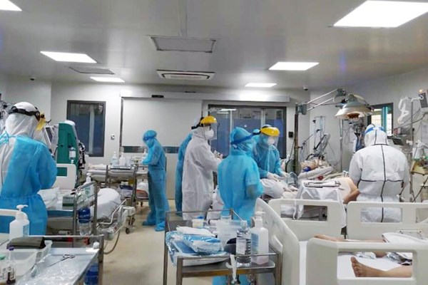 TP.HCM: Triển khai thêm bệnh viện dã chiến, nâng lên tổng số 10.000 giường điều trị Covid-19 - Anh 1