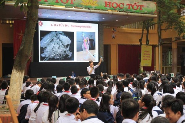 “Giá như ngày đó cha mẹ, thầy cô giáo được tập huấn về cách phòng tránh ma túy... - Anh 1