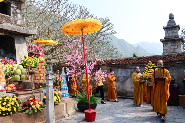 Thực hiện nếp sống văn minh trong lễ hội: Chuyển biến trong nhận thức cộng đồng - Anh 1