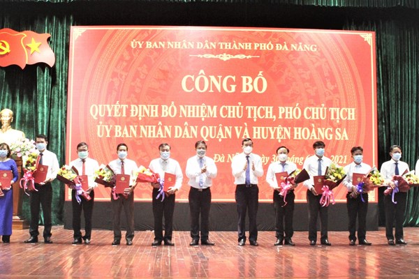 Bổ nhiệm Chủ tịch, Phó Chủ tịch các quận và huyện đảo Hoàng Sa - Anh 1