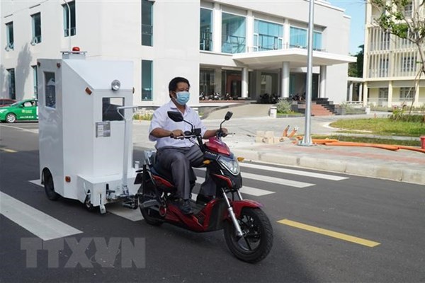 Sinh viên sáng chế cabin chở bệnh nhân Covid-19 trong khu cách ly ​ - Anh 1