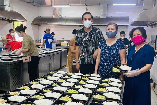 Nghĩa tình người xứ Nghệ trong những ngày chống dịch - Anh 1
