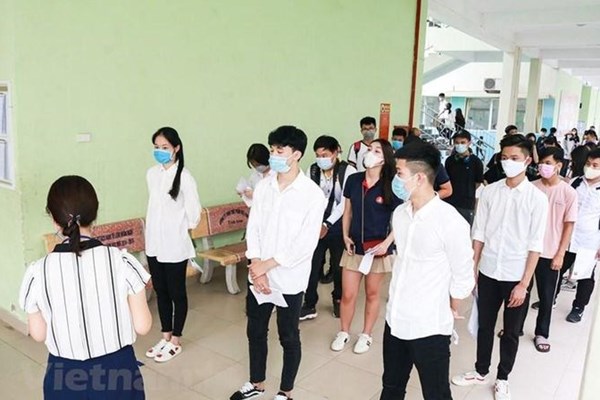 Hôm nay, thí sinh cả nước làm thủ tục dự thi tốt nghiệp THPT - Anh 1
