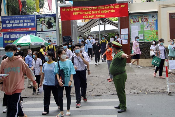TP.HCM: 97,39% thí sinh làm thủ tục dự thi tốt nghiệp THPT - Anh 2