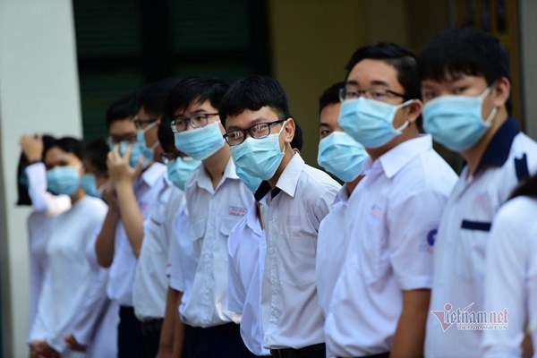 Thí sinh học ở TP.HCM muốn đăng ký thi tại địa phương: Nhiều nơi không kịp trở tay - Anh 1