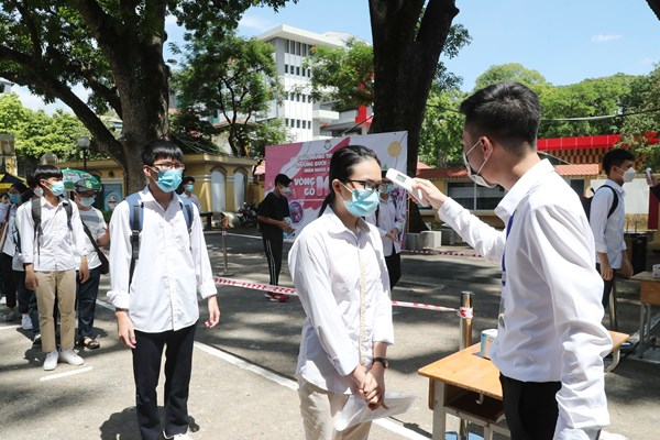 Kỳ thi tốt nghiệp THPT 2021: Kiểm soát tốt tình hình, bảo đảm an toàn cho thí sinh - Anh 1