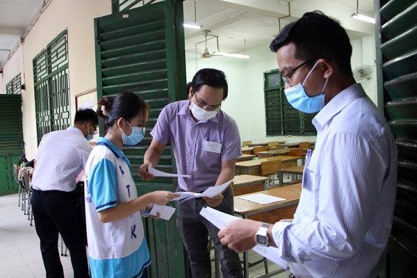 TP.HCM: Một số điểm thi có phát sinh liên quan đến Covid-19 - Anh 1