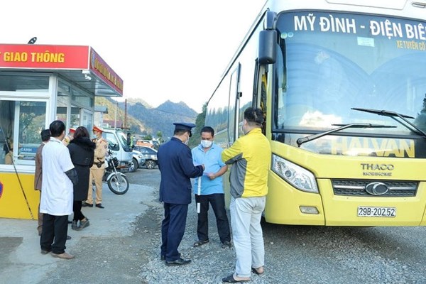 Hà Nội, Long An tăng cường áp dụng các biện pháp kiểm soát dịch bệnh - Anh 1