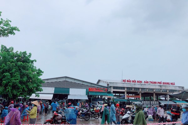 Yêu cầu người dân từ Quảng Nam không đến Quảng Ngãi - Anh 1
