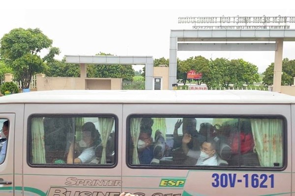 Đoàn bác sĩ Bệnh viện Bệnh Nhiệt đới Trung ương lên đường hỗ trợ TP.HCM chống dịch - Anh 1