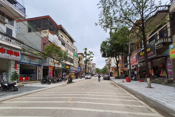 Lào Cai: Cho phép mở lại nhà hàng, quán ăn, cắt tóc, thể dục, thể thao - Anh 1