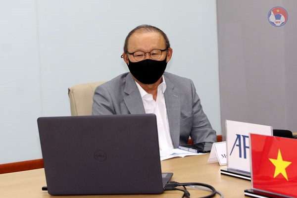 Bộ trưởng Bộ VHTTDL Nguyễn Văn Hùng chia buồn cùng gia đình HLV Park Hang-seo - Anh 1