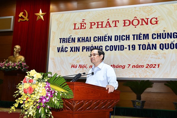 Thủ tướng phát động chiến dịch tiêm chủng lớn nhất lịch sử - Anh 1
