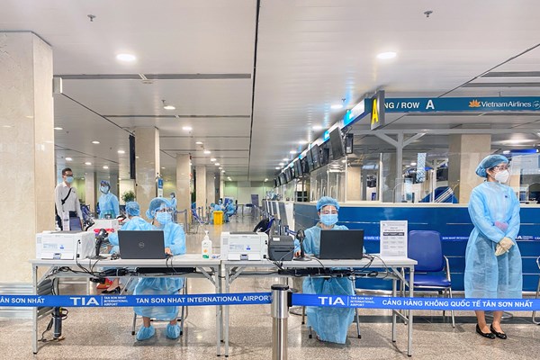 Triển khai xét nghiệm Covid-19 tại sân bay Tân Sơn Nhất - Anh 2