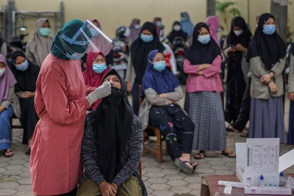 Indonesia căng mình với 