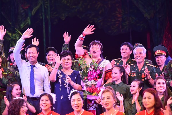Xiếc vẫn bền bỉ Đi cùng năm tháng - Anh 2